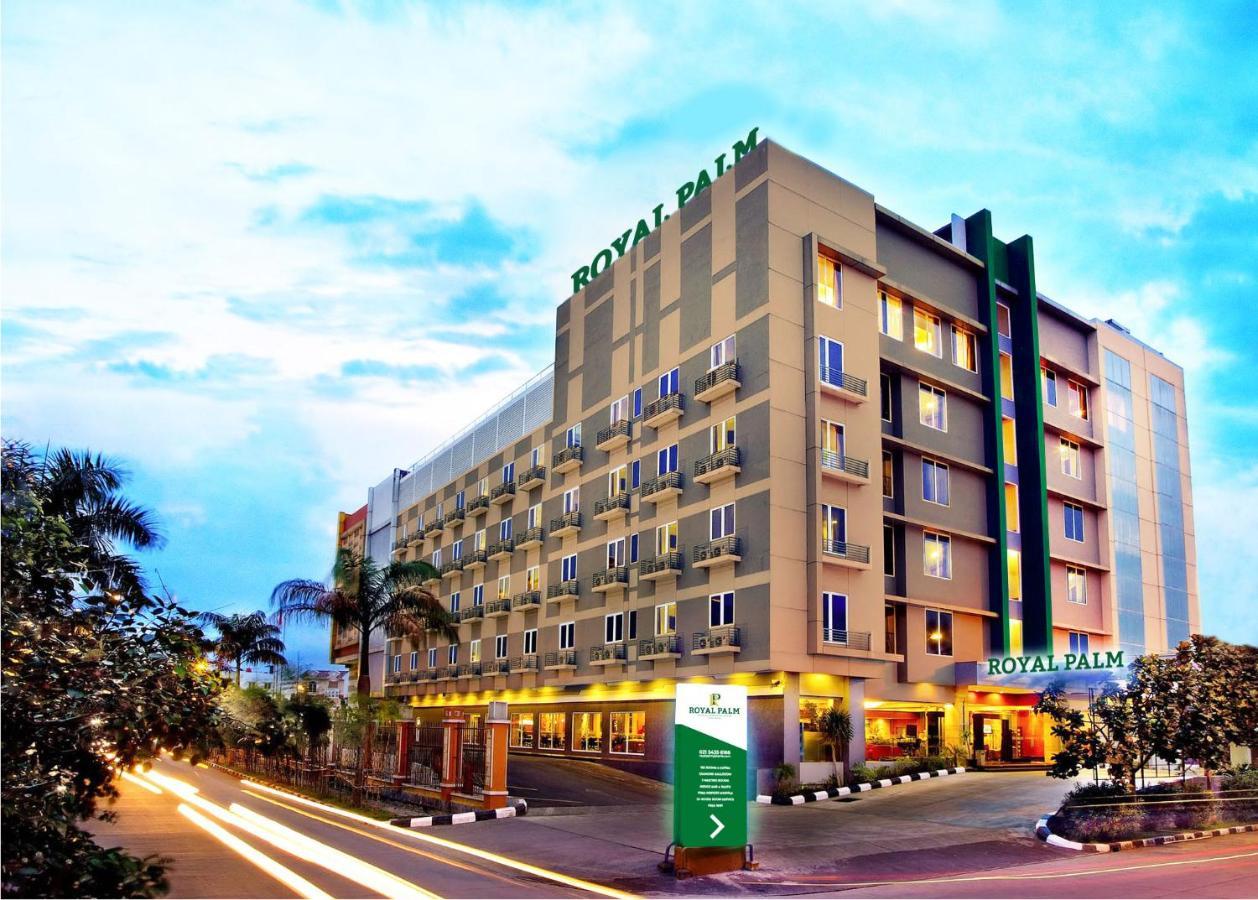 Royal Palm Hotel & Conference Center Cengkareng Jakarta Exterior photo